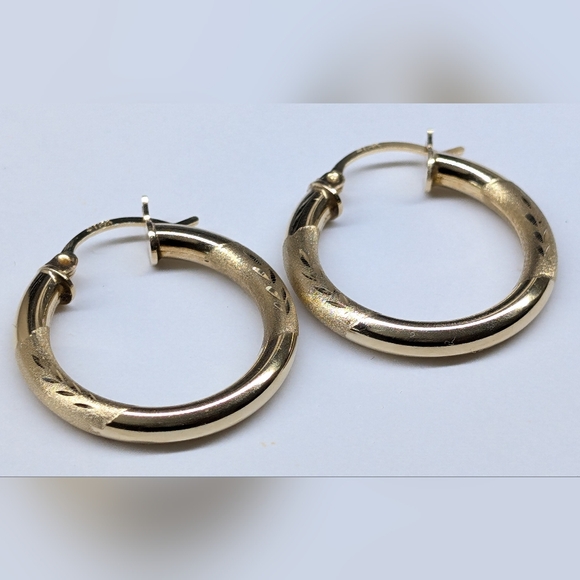 Jewelry - 14k Yellow Gold Diamond Cut 3.5mm Hollow 1.1" Hoop Earrings 3g